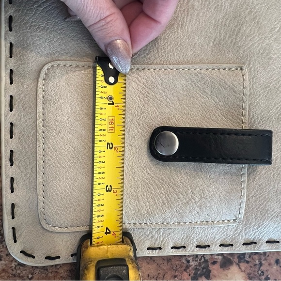 Shiraleah Cream and Black Crossbody Bag - Picture 11 of 12